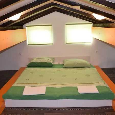 Halugica Apartman Kali