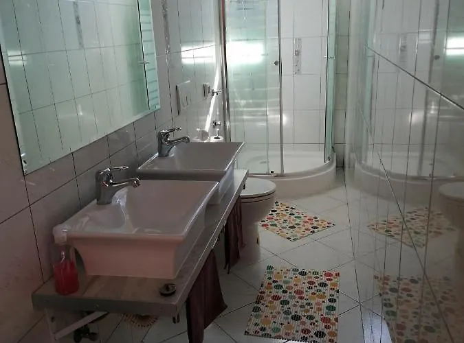 Апартаменты Halugica Кали